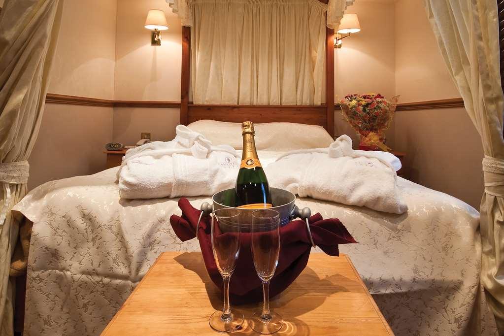 Bury Ramsbottom Old Mill Hotel And Leisure Club Servis gambar